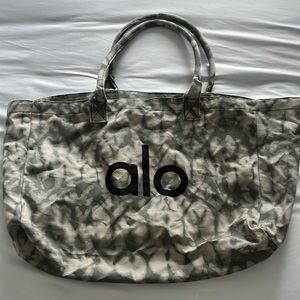 Alo tote